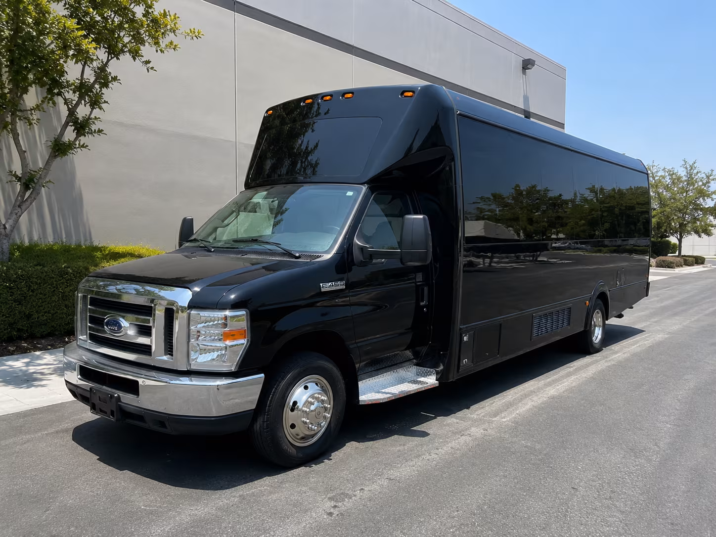 Rent a Bus to Bismarck Municipal Ballpark