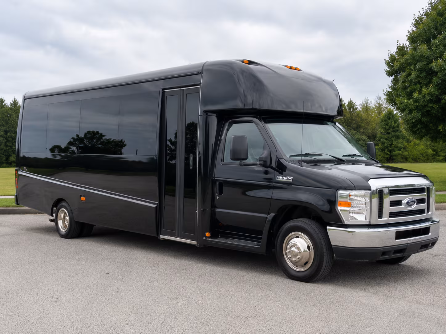 Bismarck Airport Shuttle & Transportation party bus exterior