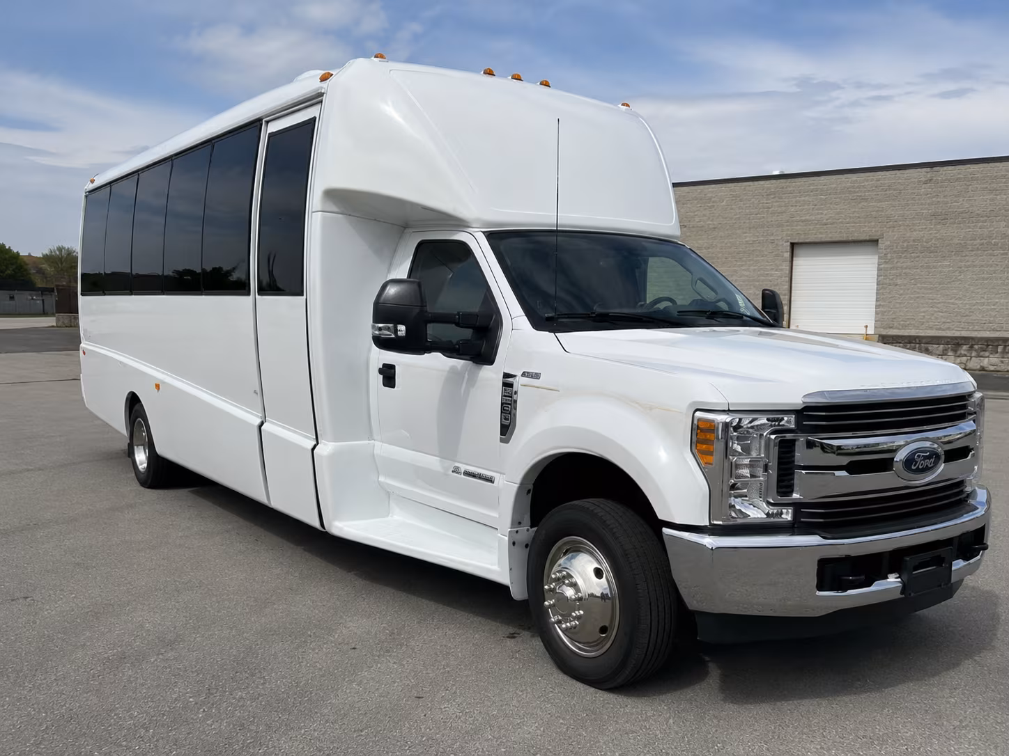 Bismarck Airport Shuttle & Transportation party bus exterior