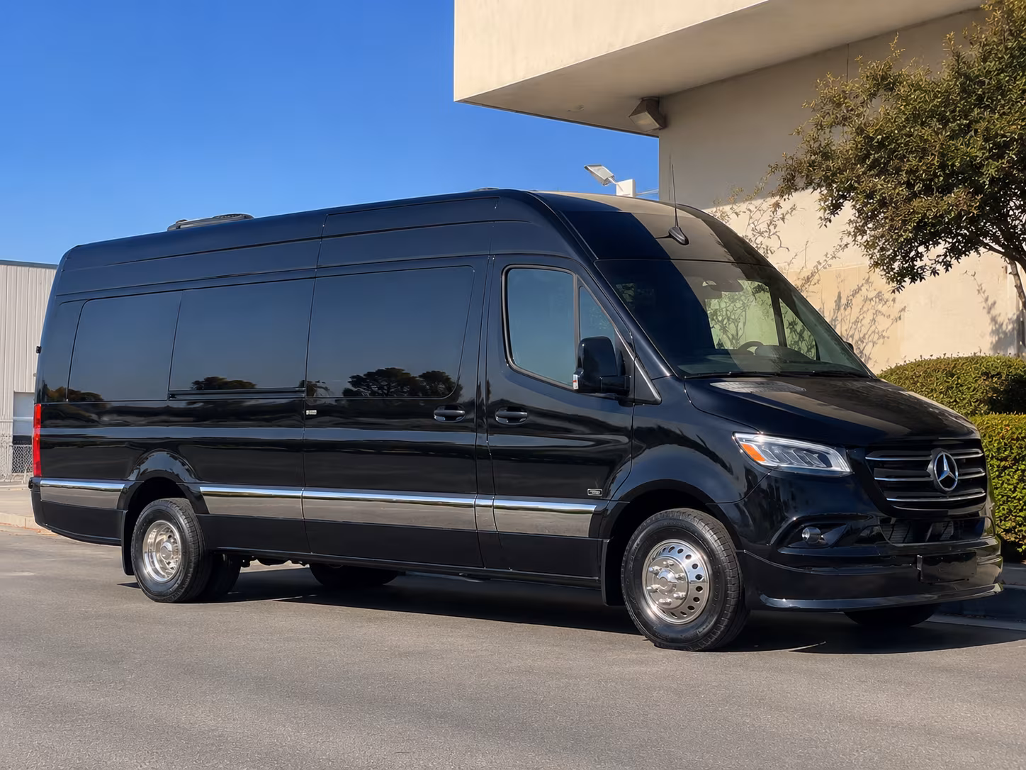 Bismarck Airport Shuttle & Transportation party bus exterior
